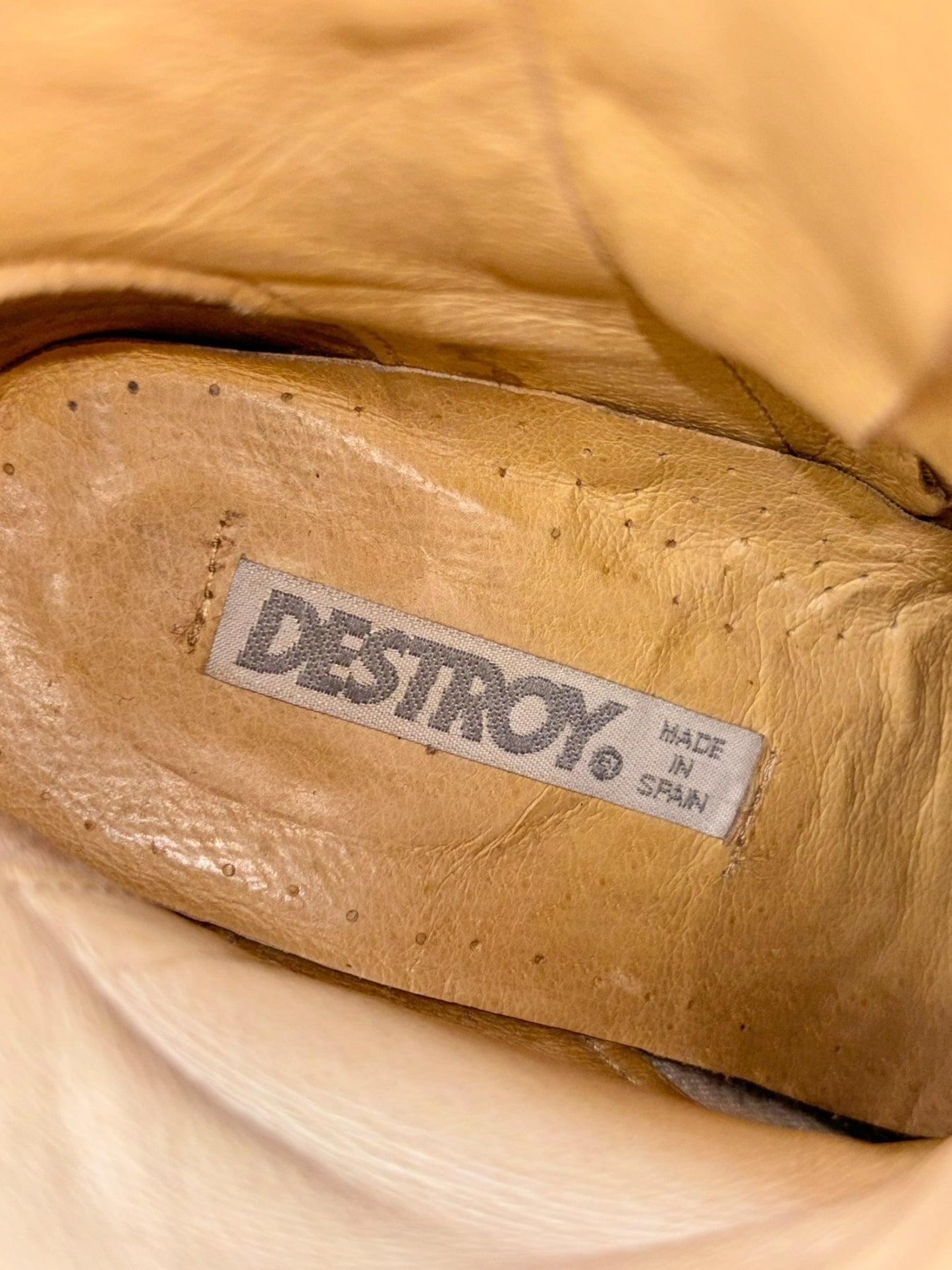 Beautiful vintage 90s Destroy ankle cream block platform boots size 35