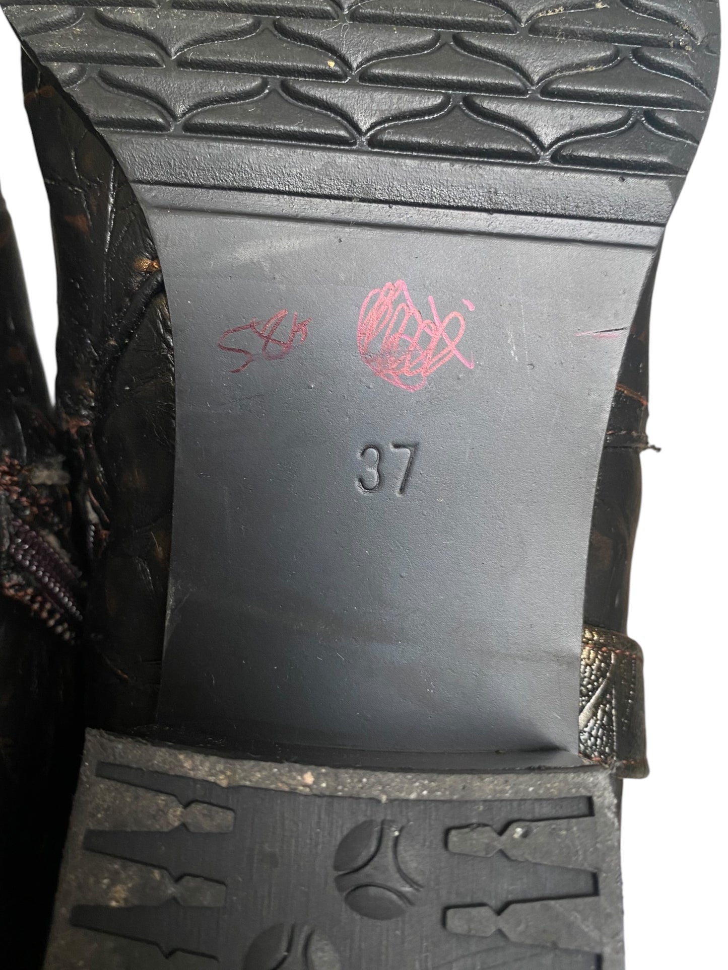 Vintage leather golden pattern boots. size 37