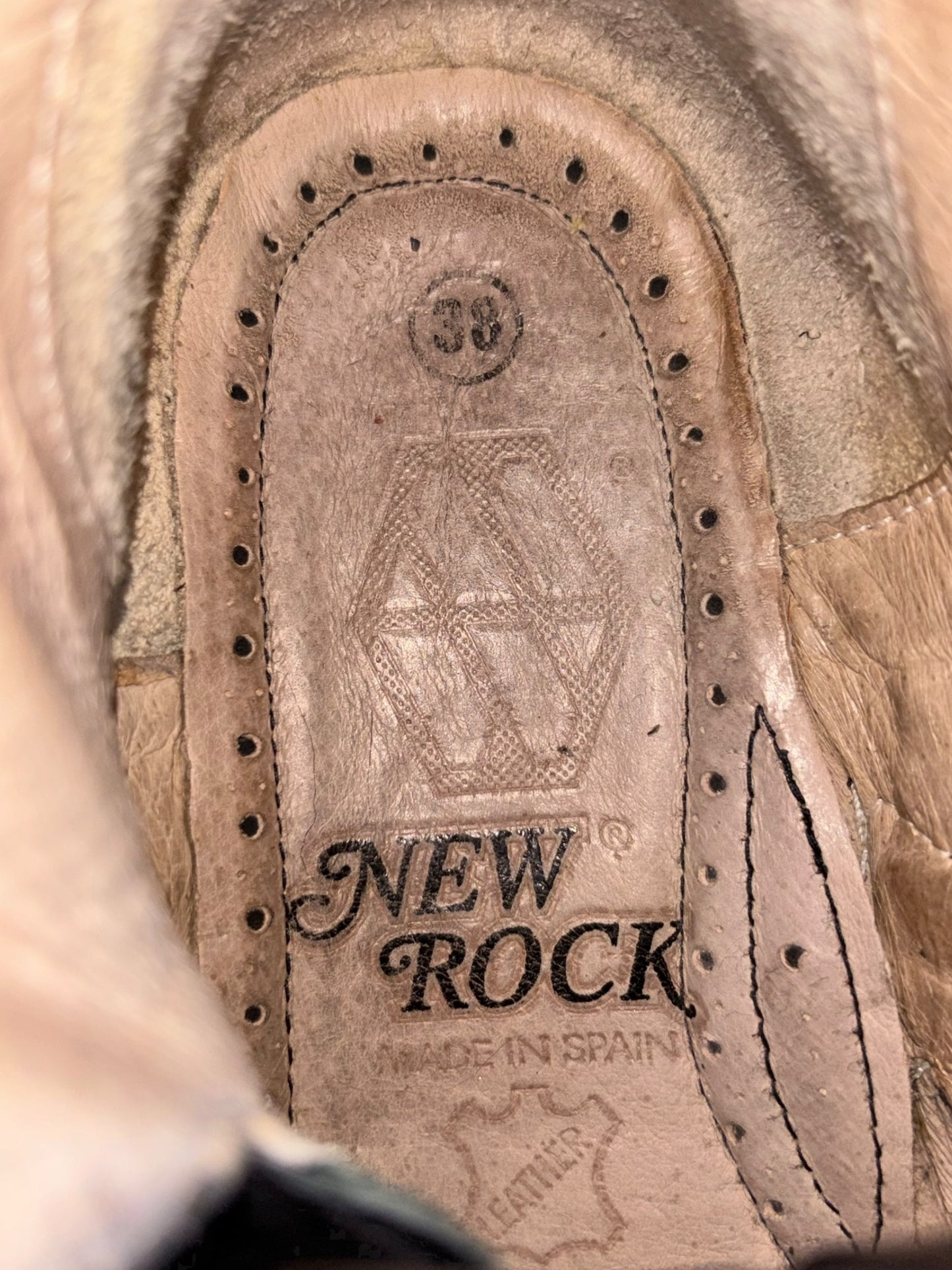 INSANELY RARE 1 of 1 vintage New Rock jupiter platform boots size 38