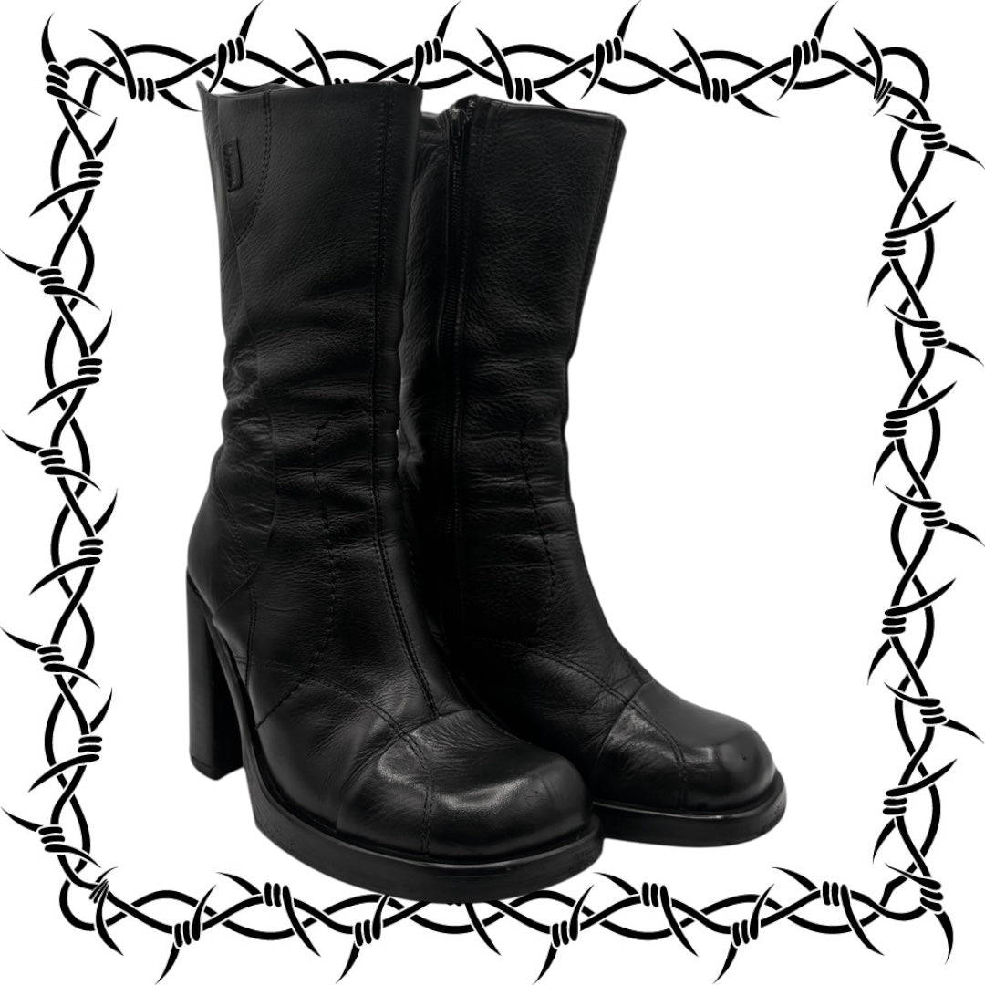 Beautiful vintage 90s Destroy black boots size 38