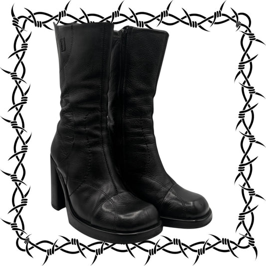 Beautiful vintage 90s Destroy black boots size 38