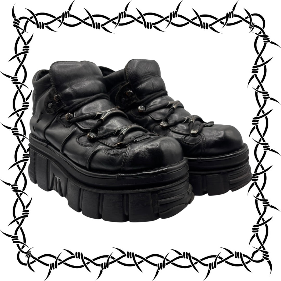 Vintage New Rock M106 black platform boots