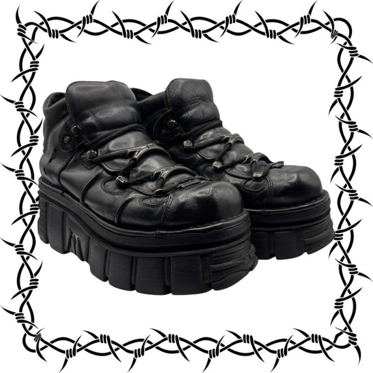 Vintage New Rock M106 black platform boots
