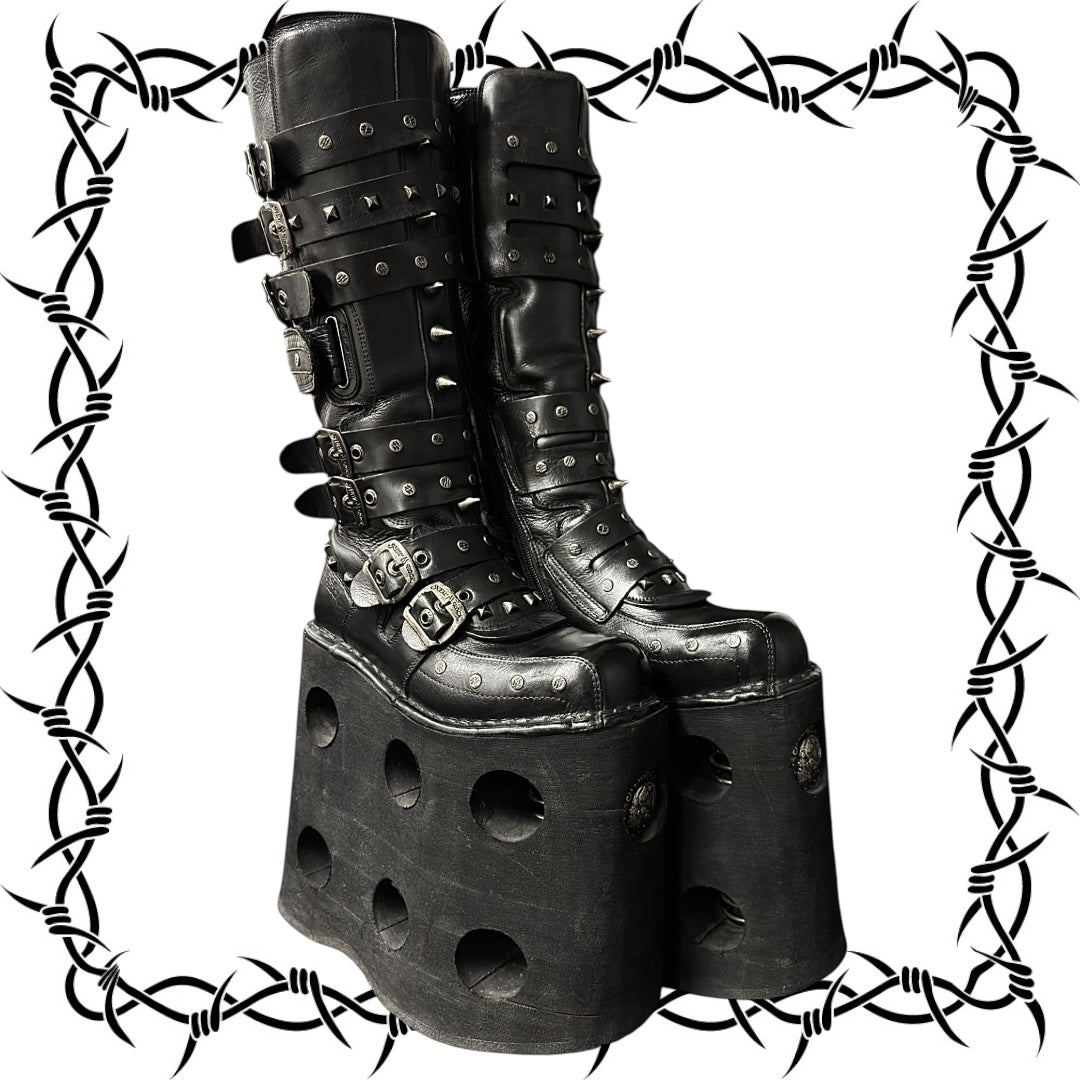 Super rare, vintage New Rock studded double neptuno knee high platform boots size 40