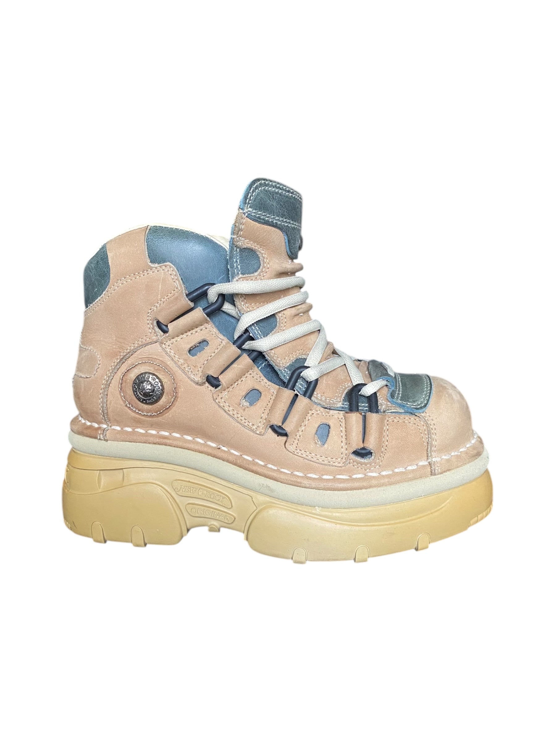 Vintage New Rock beige platform boots size 37