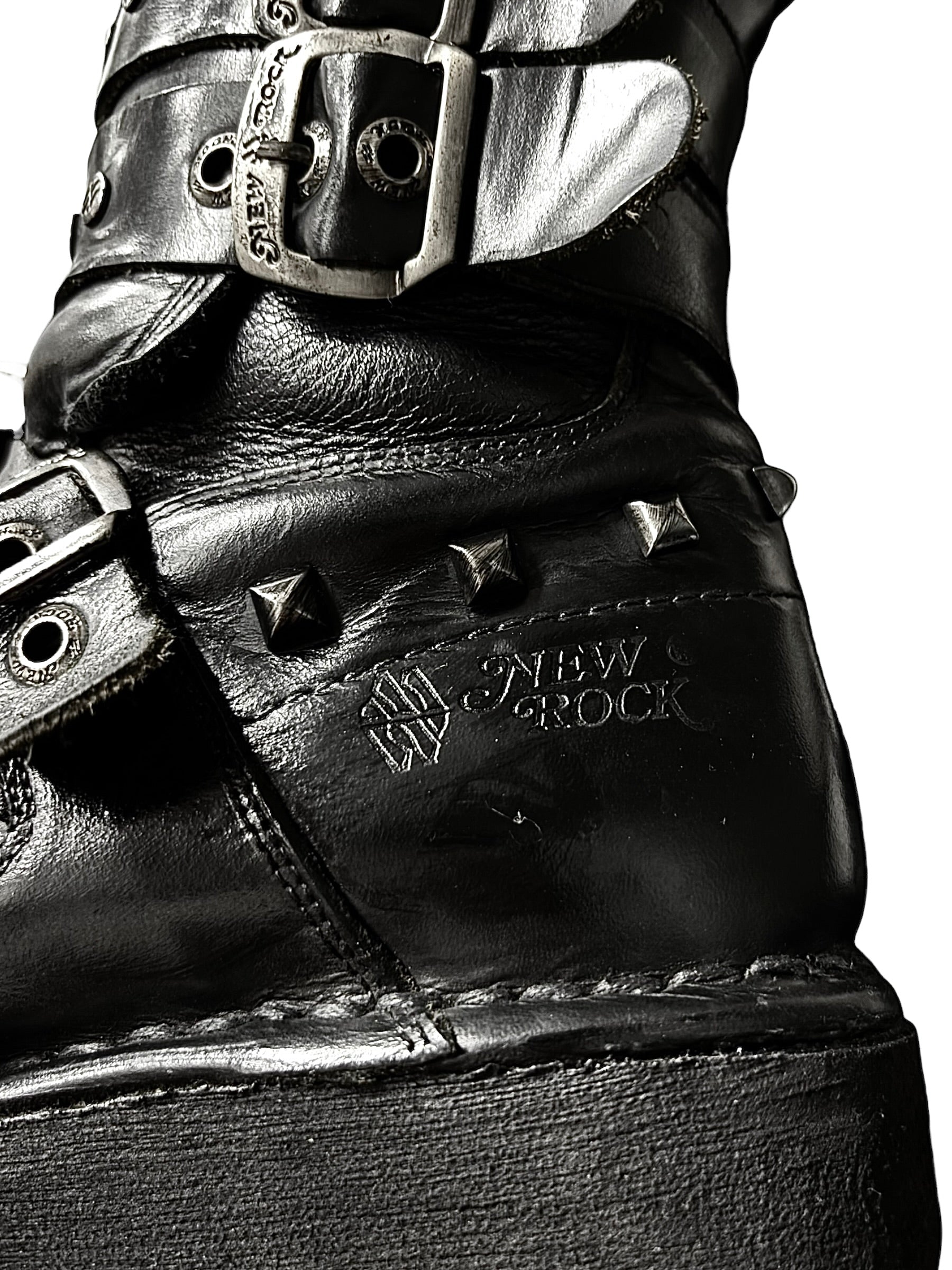 Super rare, vintage New Rock studded double neptuno knee high platform boots size 40