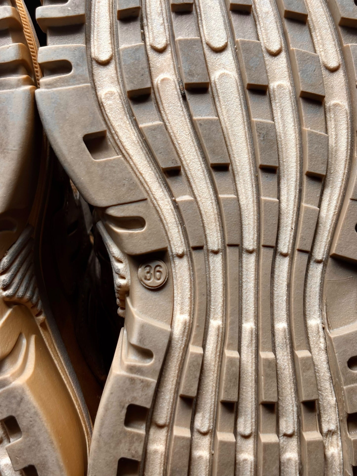 Vintage Gordon Jack beige platform boots size 36