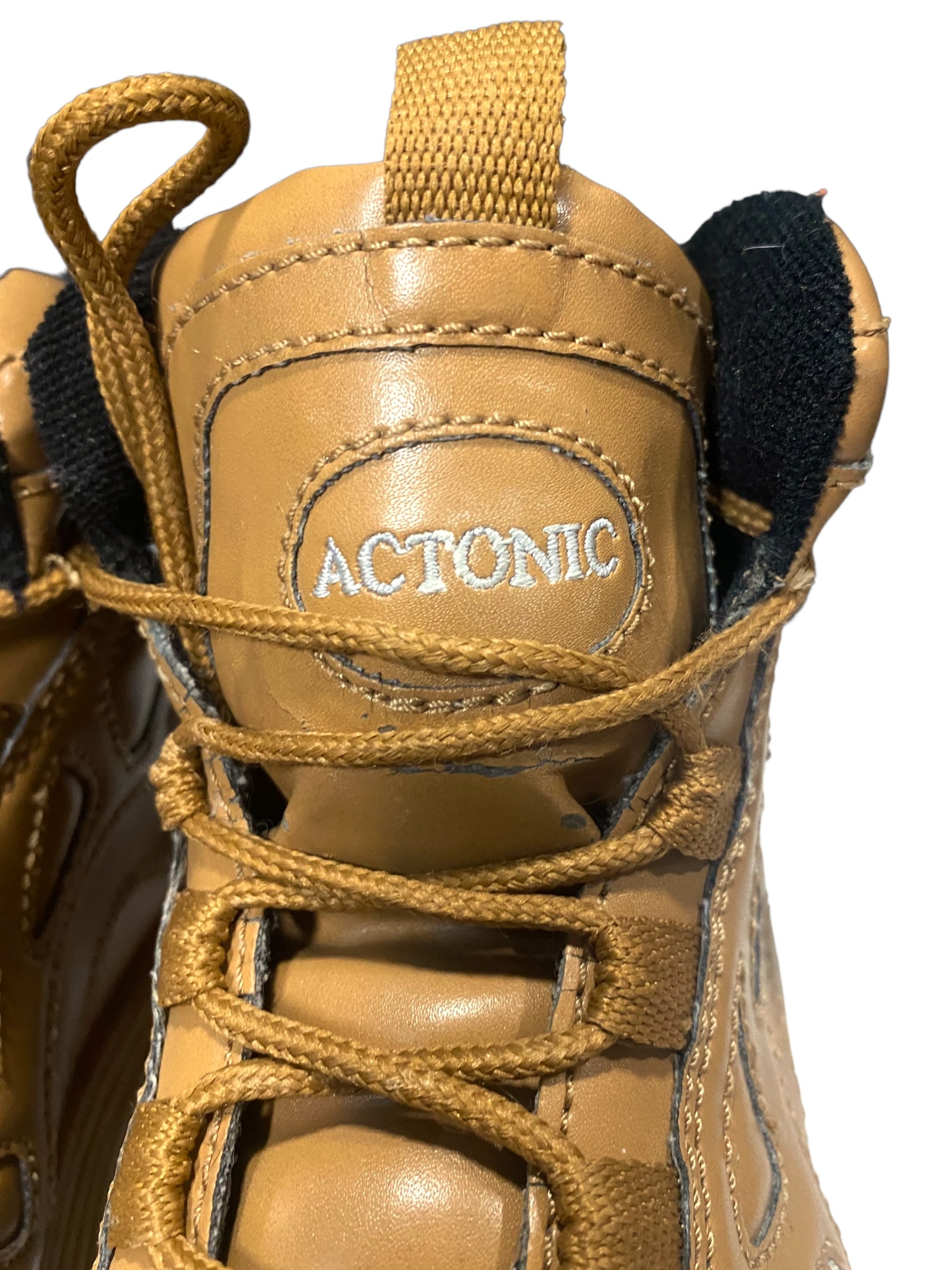 Vintage Actonic leather platform boots size 39