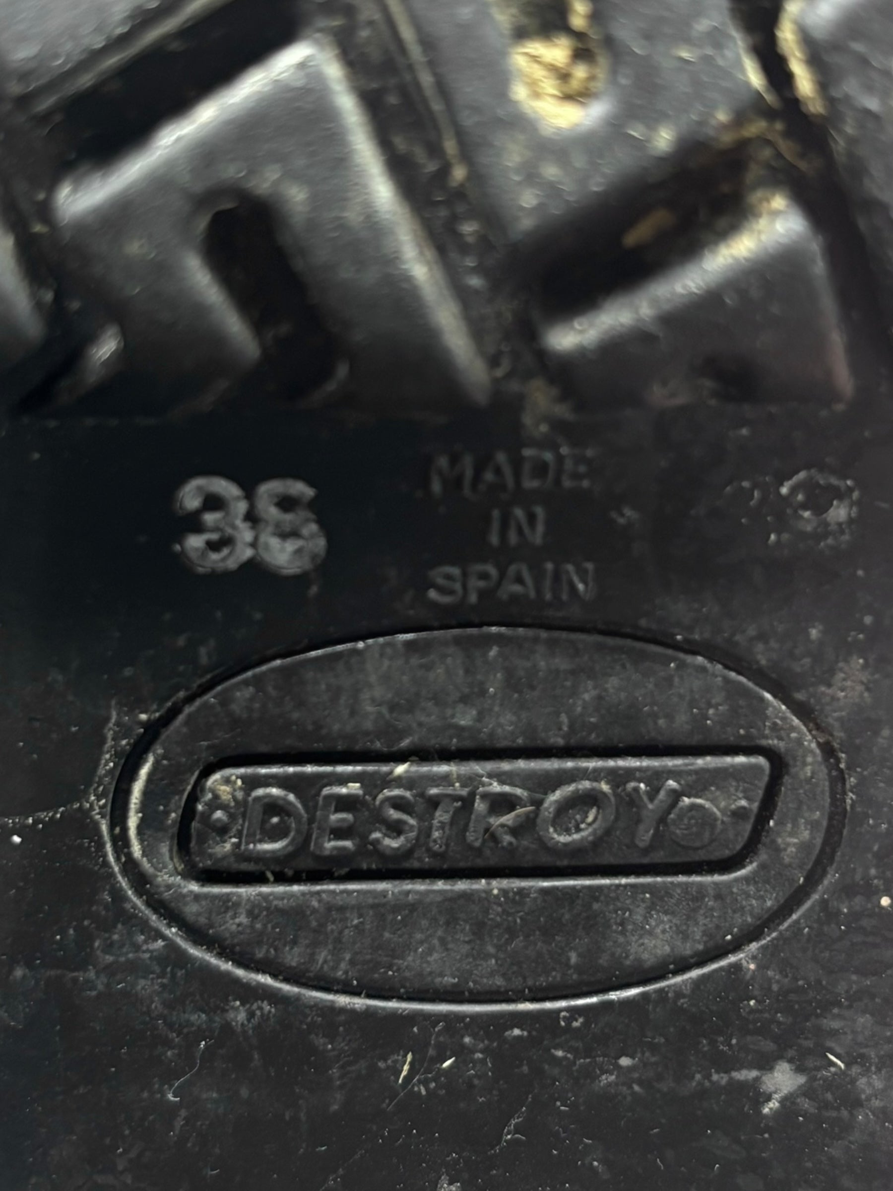 Beautiful vintage 90s Destroy knee high black block platform boots size 38