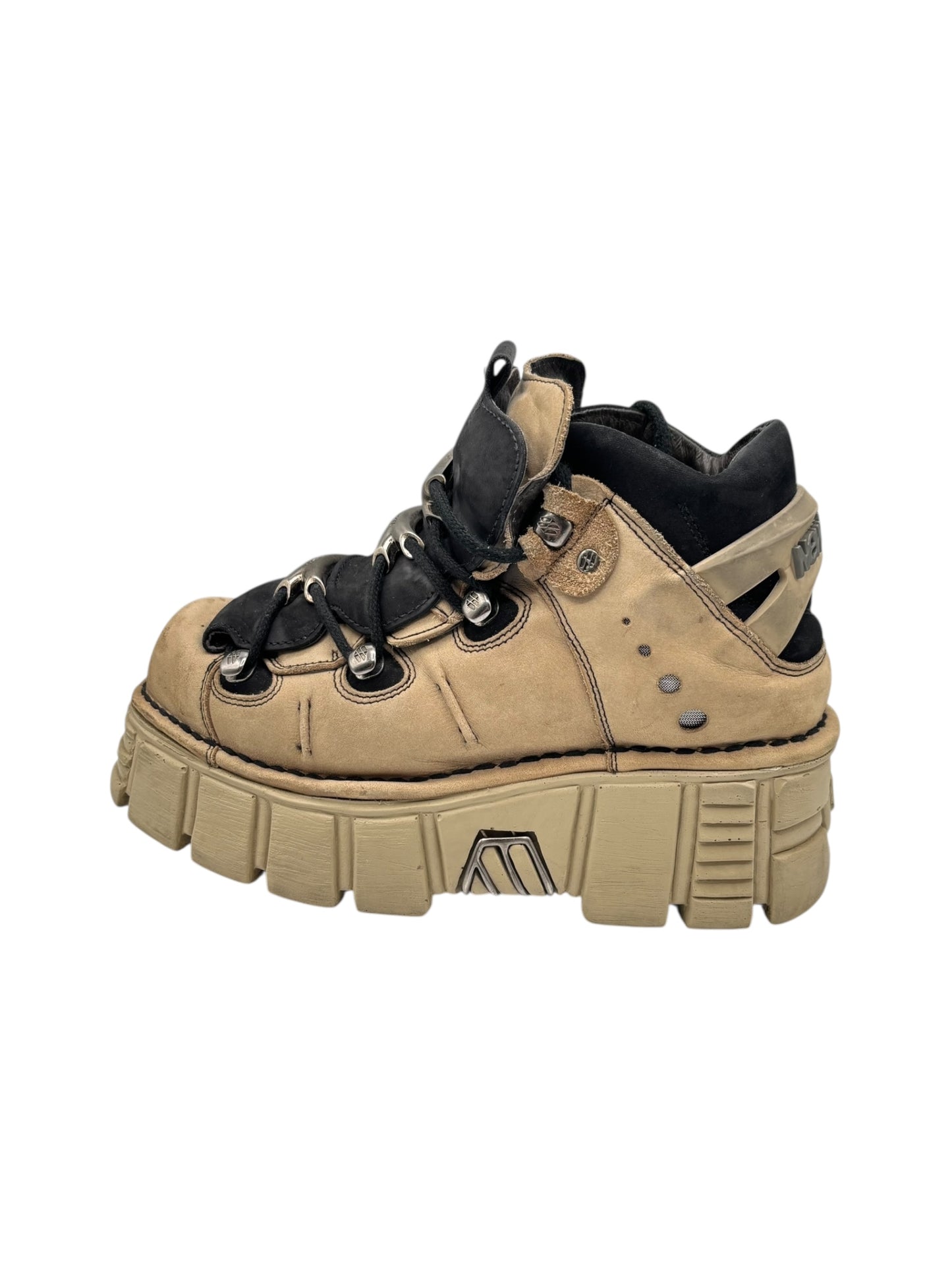 Vintage New Rock beige M106 platform boot size 39