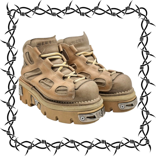 Vintage 90s New Rock beige colored platform boots size 41