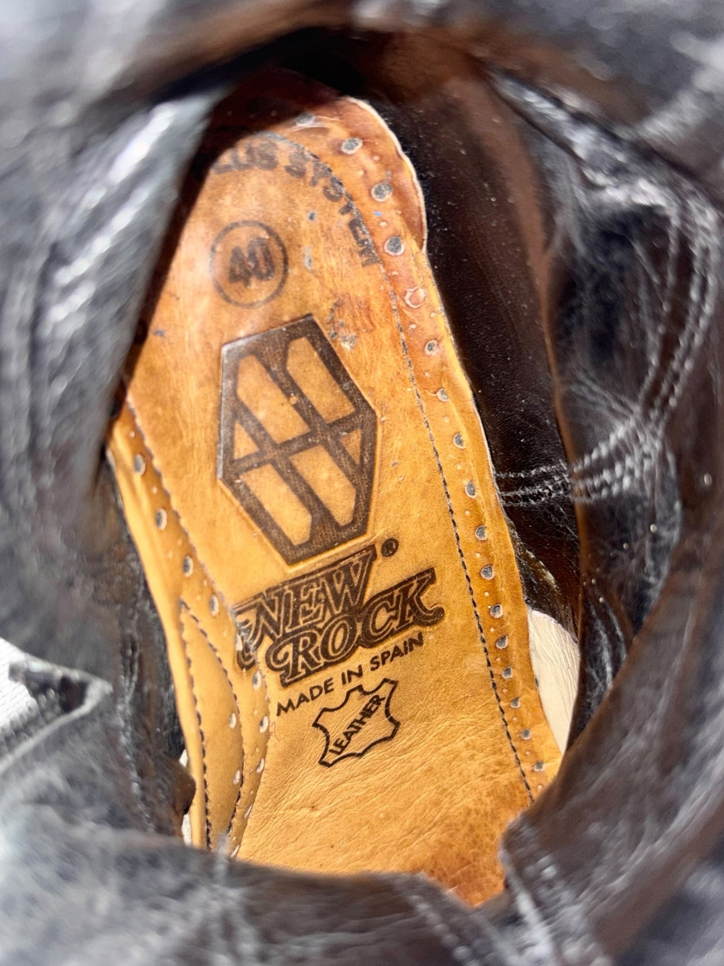 Vintage New Rock buckled raised-heel mid-calf leather boots size 40