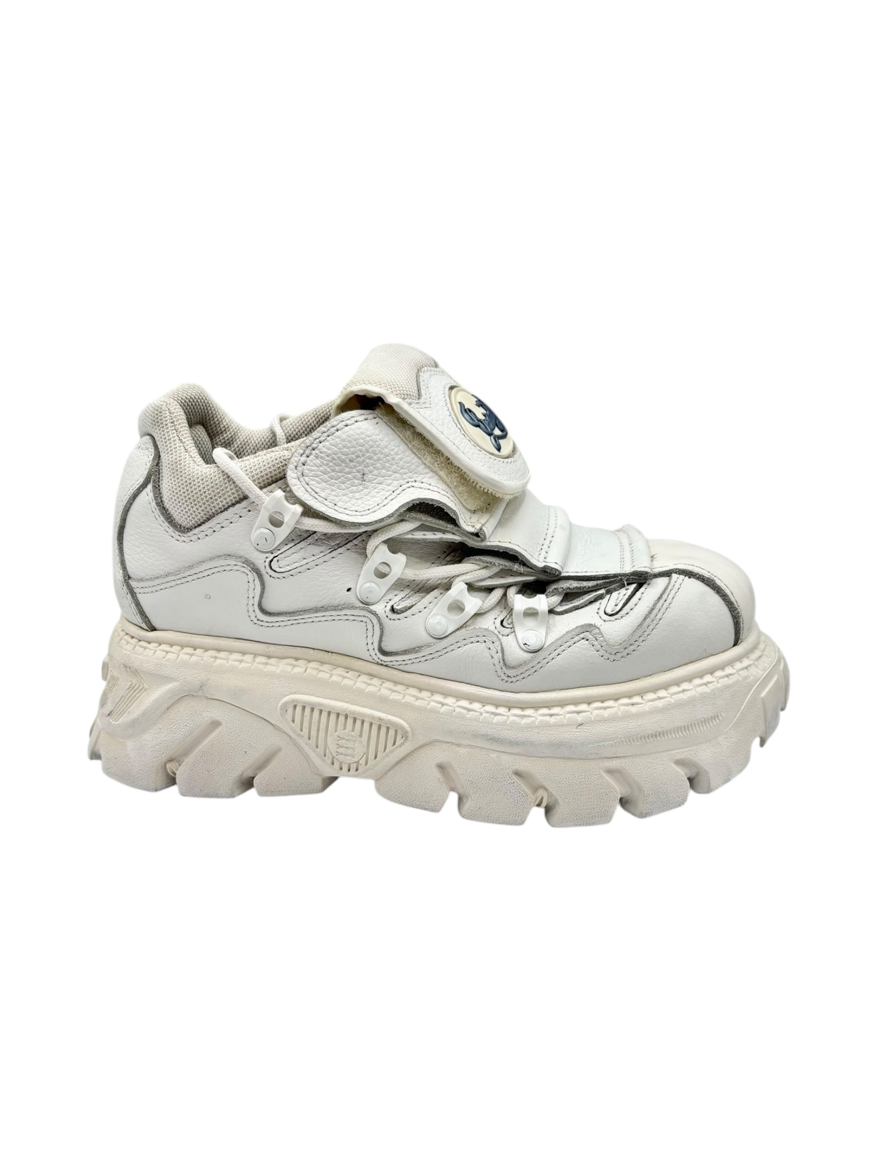 Vintage Gordon Jack white platform boots size 39