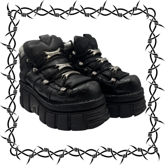 Rare vintage New Rock black patterned M-106B platform boots size 46