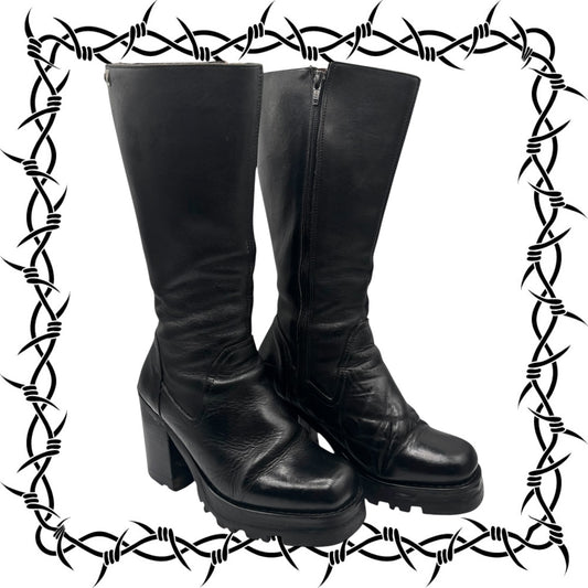 Beautiful vintage 90s Destroy knee high black block platform boots size 38