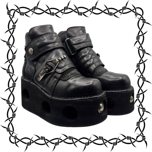 Vintage New Rock neptuno metal clasp platform boots size 42