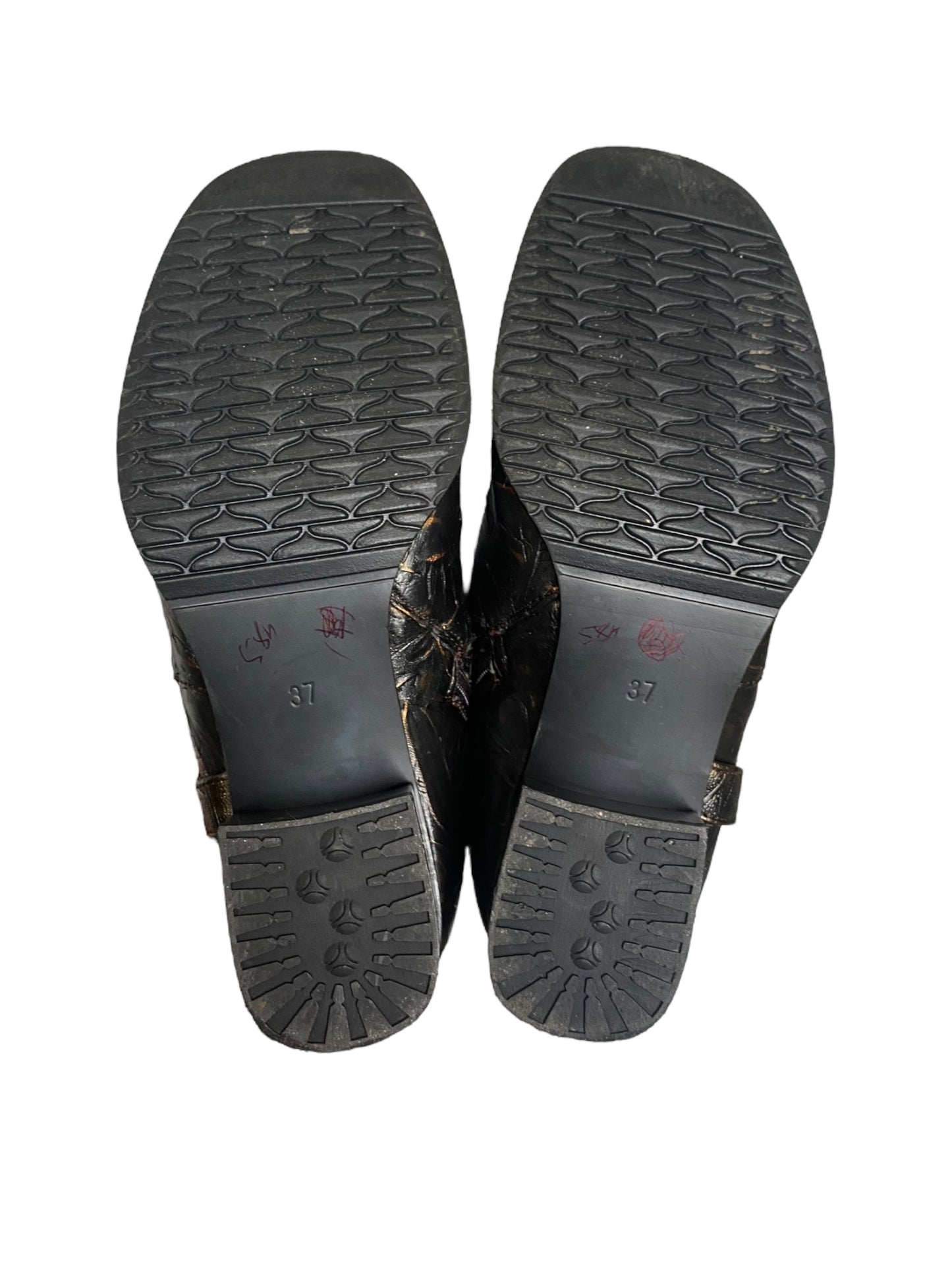 Vintage leather golden pattern boots. size 37