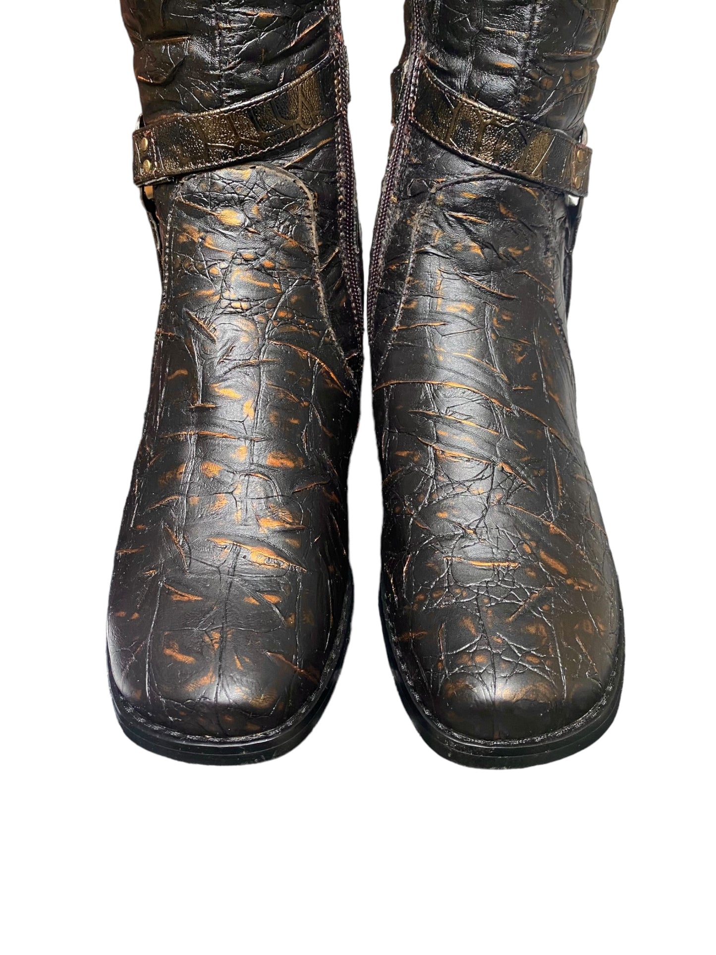 Vintage leather golden pattern boots. size 37