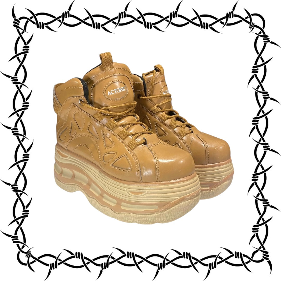 Vintage Actonic leather platform boots size 39