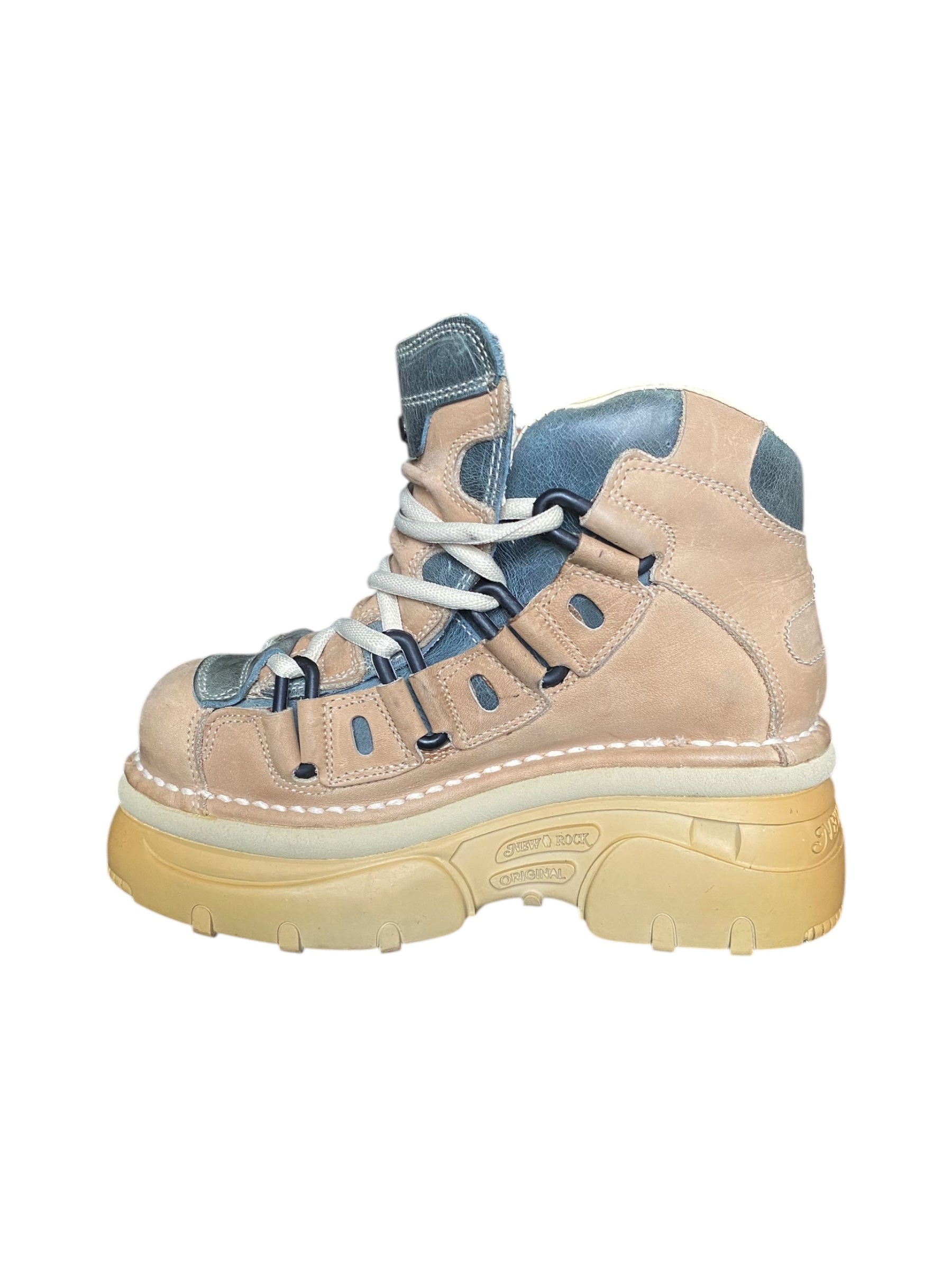Vintage New Rock beige platform boots size 37